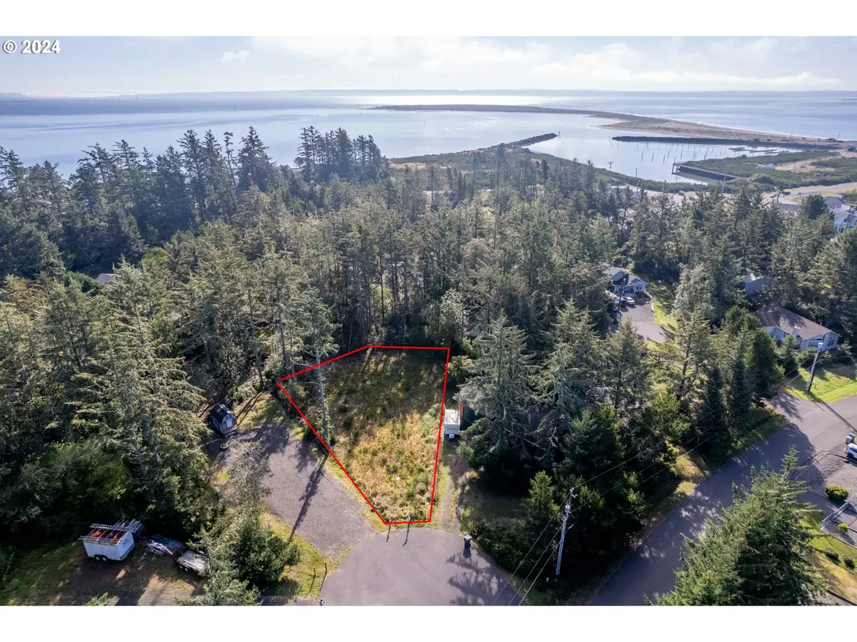 958 Gemini Ct, Ocean Shores, WA 98569 - Image #1