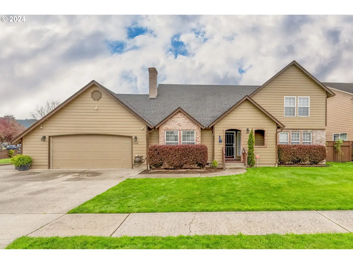 2508 Redwood Ave, Longview, WA 98632 - Image #1