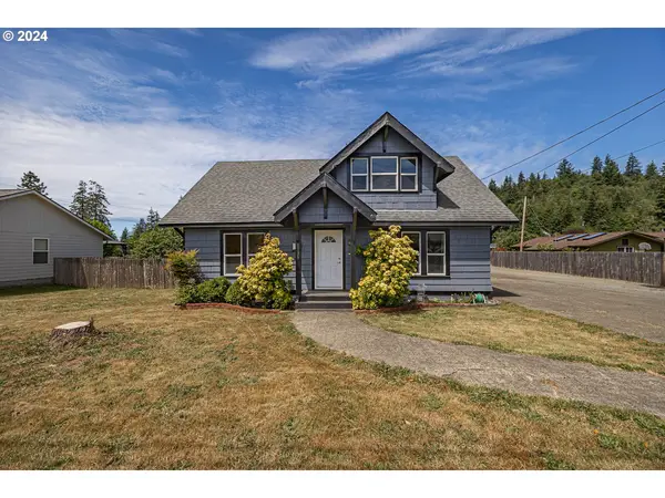 1735 N Elm St, Coquille, OR 97423