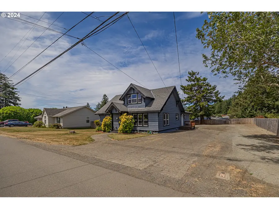 1735 N Elm St, Coquille, OR 97423 - Image #3