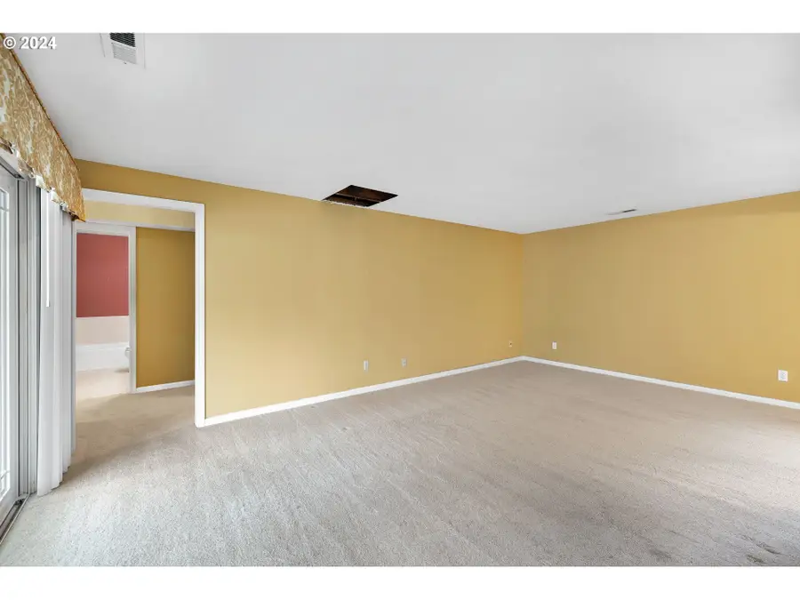 12871 SE Stark St #A16, Portland, OR 97233 - Image #3