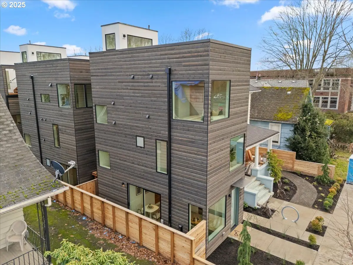 3530 N Borthwick Ave #2, Portland, OR 97227 - Image #1