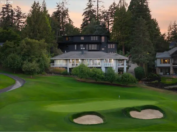 14400 Uplands Dr, LakeOswego, OR 97034