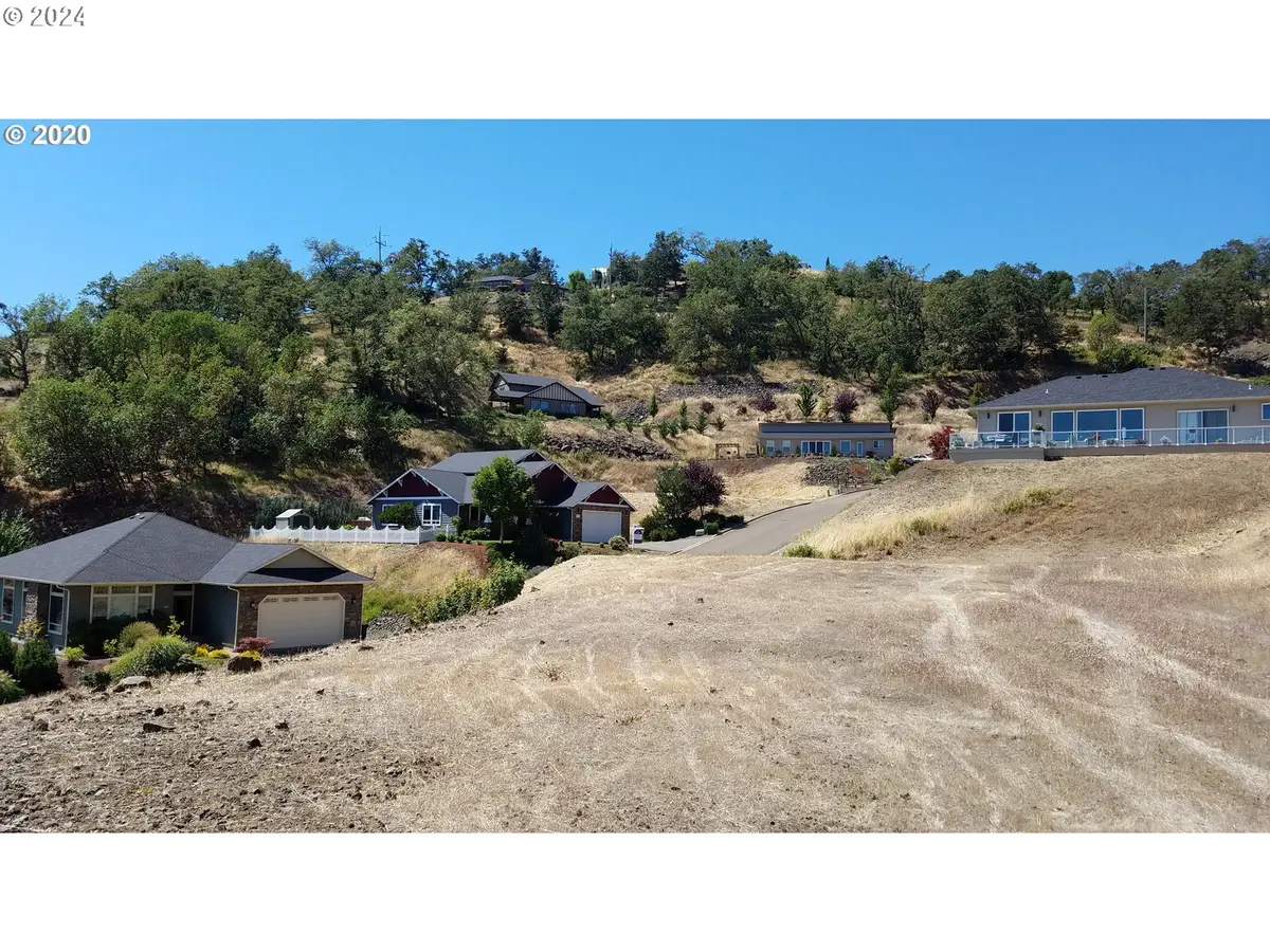 1996 NW Warewood Terrace Ct Nw #15, Roseburg, OR 97471 - Image #1