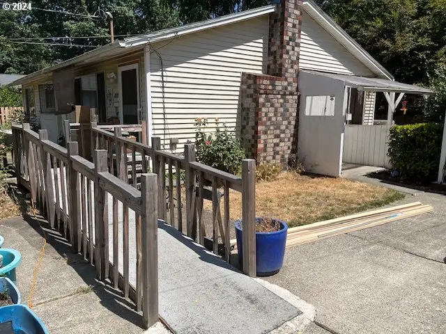 512 S Howard St, Newberg, OR 97132 - Image #1