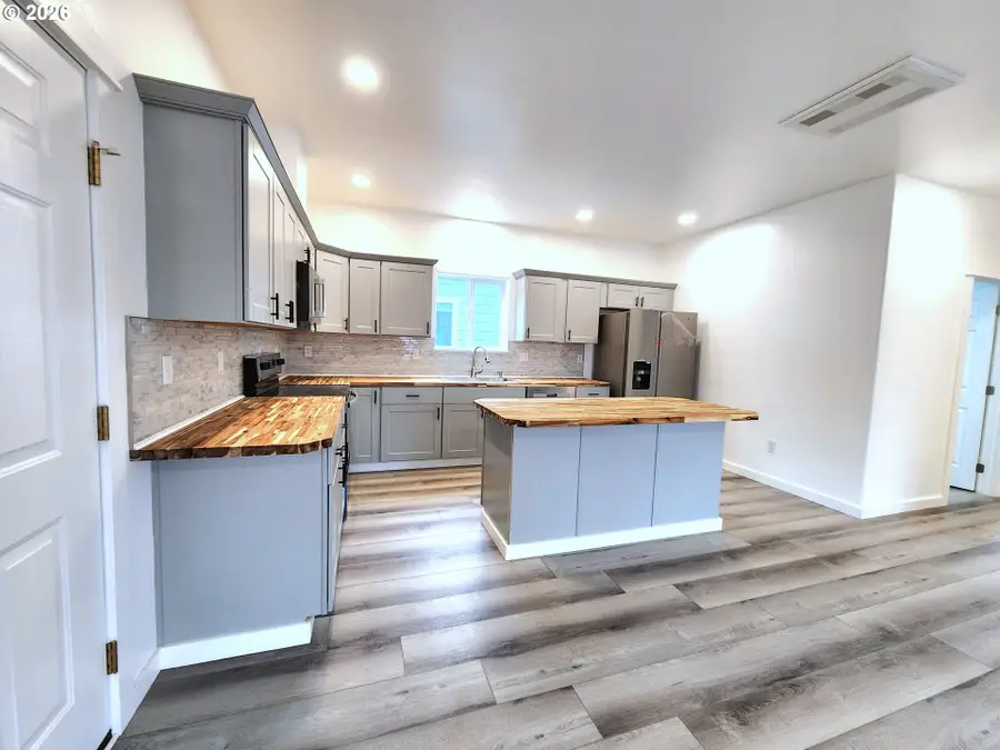 2102 True Loop, La Grande, OR 97850 - Image #2