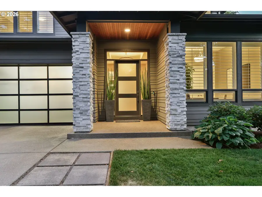 1620 Fernwood Dr, Lake Oswego, OR 97034 - #2