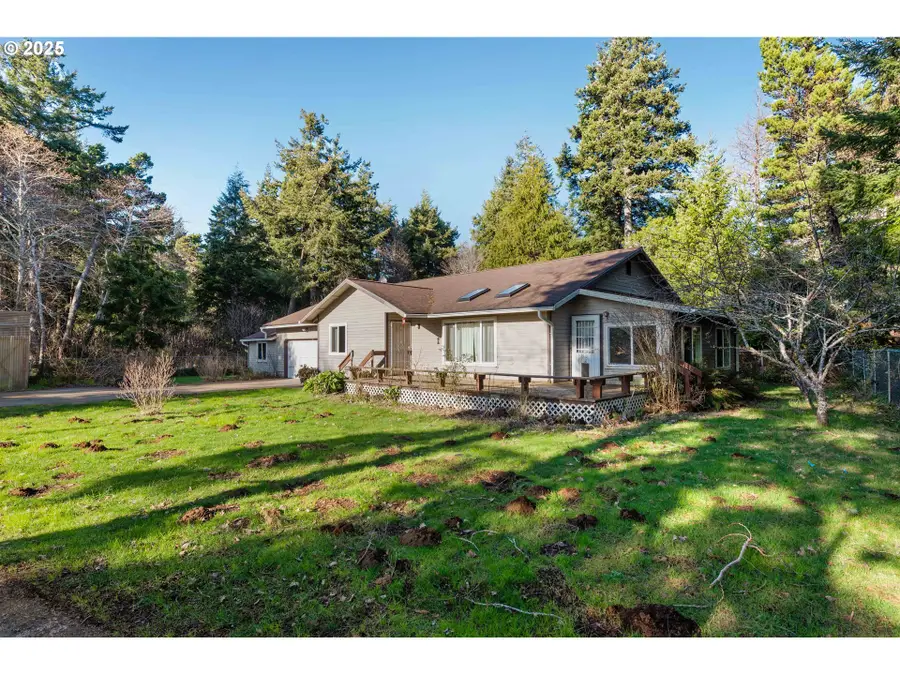 94275 Bono Rd, Langlois, OR 97450 - Image #2