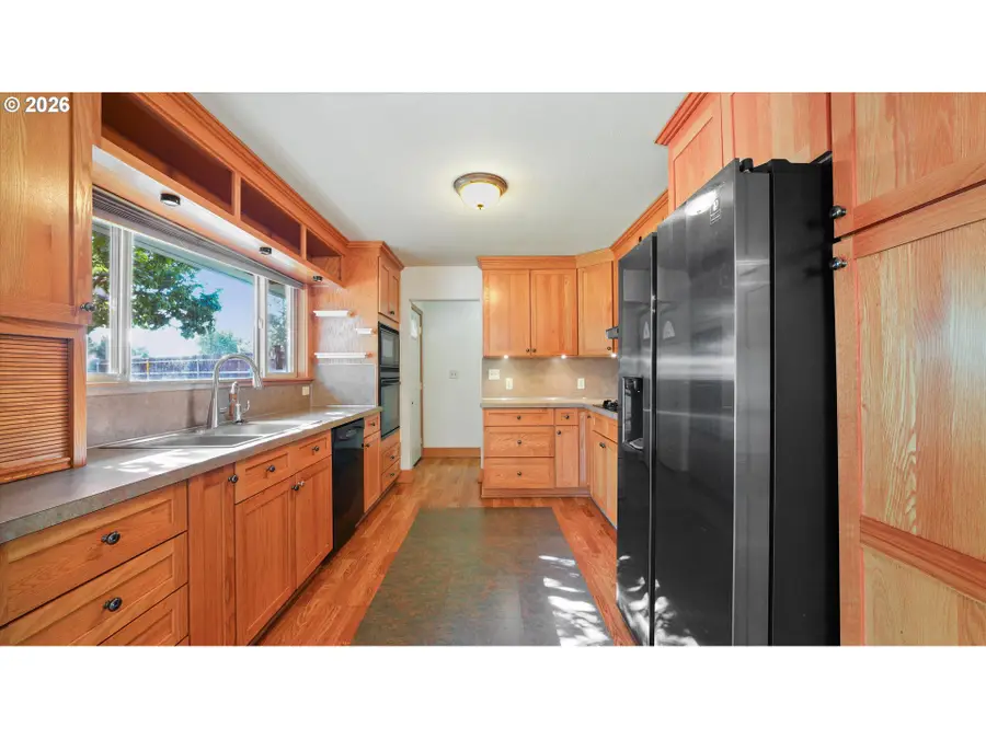 1897 NW 11th St, Hermiston, OR 97838 - #3