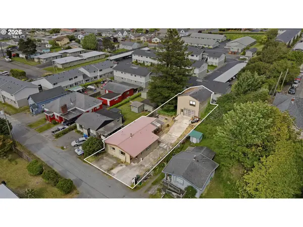 354 S 9th Ct, CoosBay, OR 97420