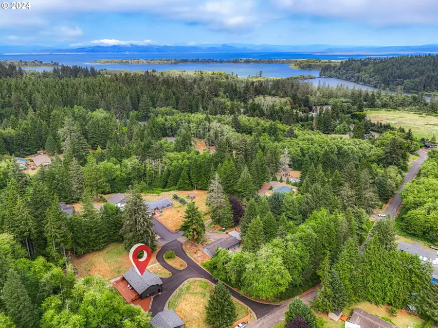 37671 Timber Ln, Astoria, OR 97103 - Image #3