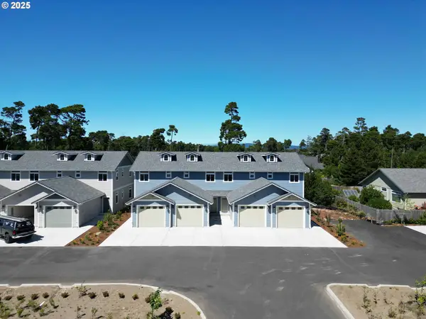 1587 37th St, Florence, OR 97439