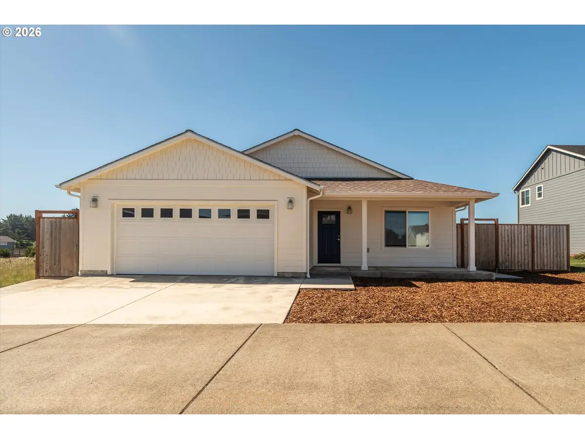 746 Seacrest Dr, Bandon, OR 97411 - #1