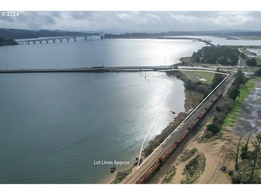 92851 Trans Pacific Ln, North Bayside, OR 97459 - Image #2