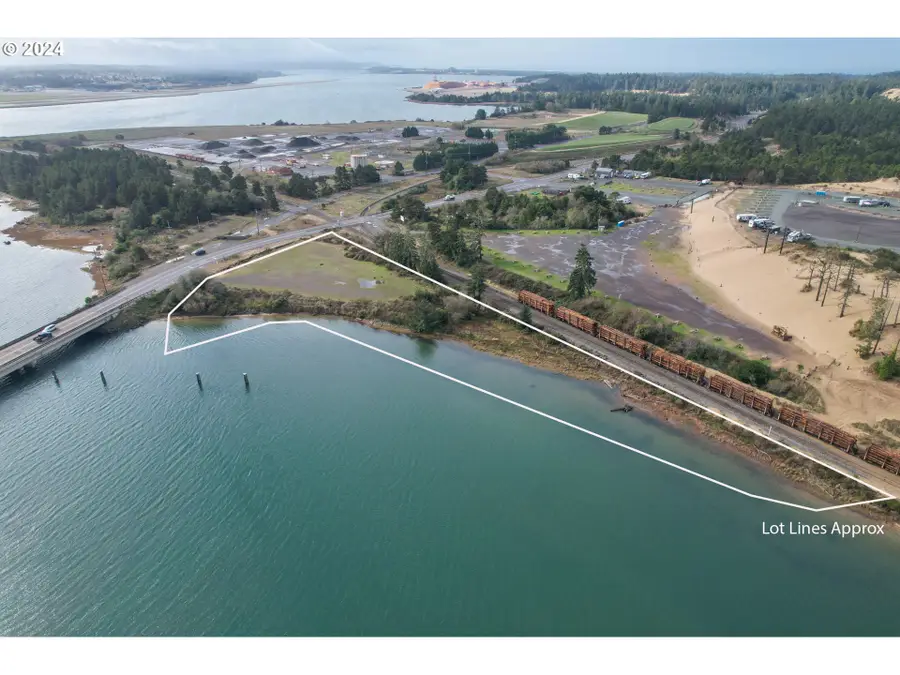 92851 Trans Pacific Ln, North Bayside, OR 97459 - Image #3