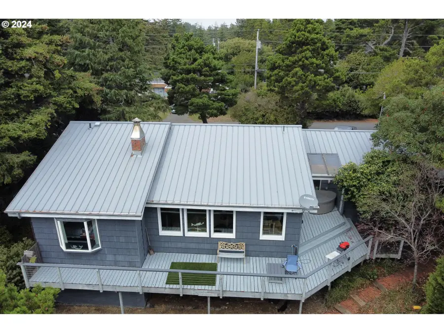 30 Geer Cir, Port Orford, OR 97465 - Image #3