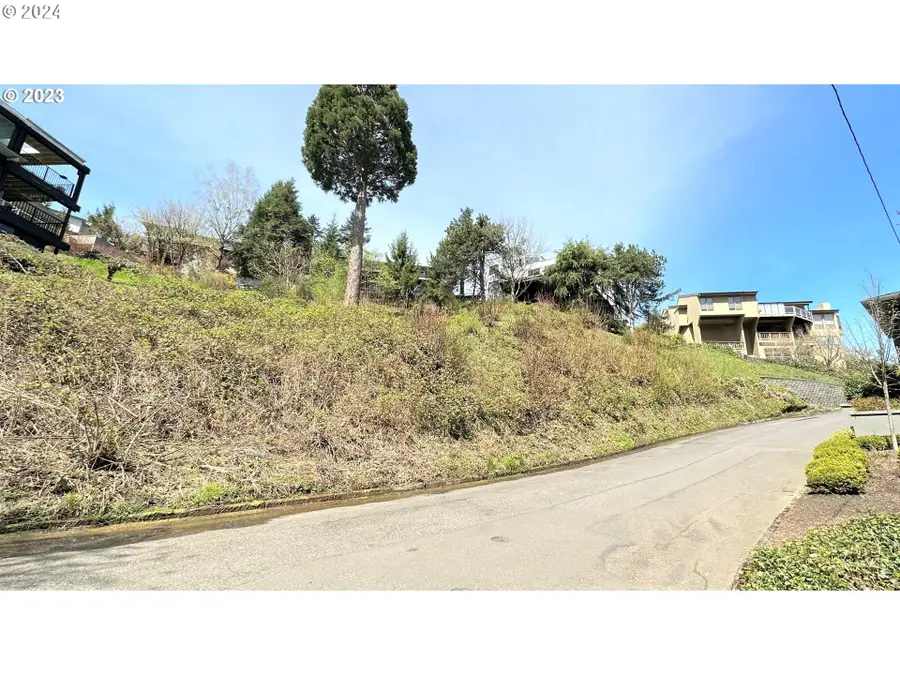 SW Rivington Dr, Portland, OR 97201 - Image #2