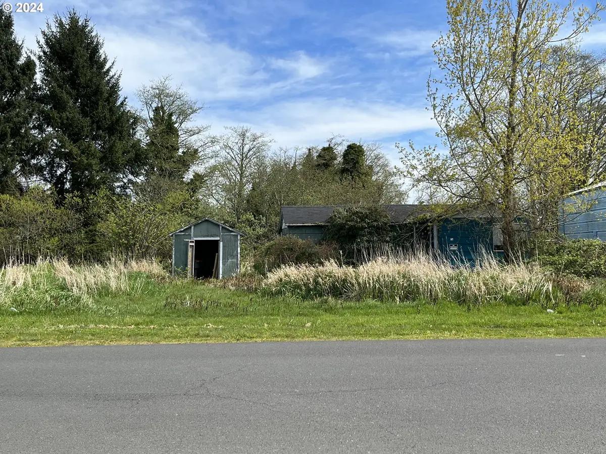 76 NE Heron Ave, Warrenton, OR 97146 - Image #1