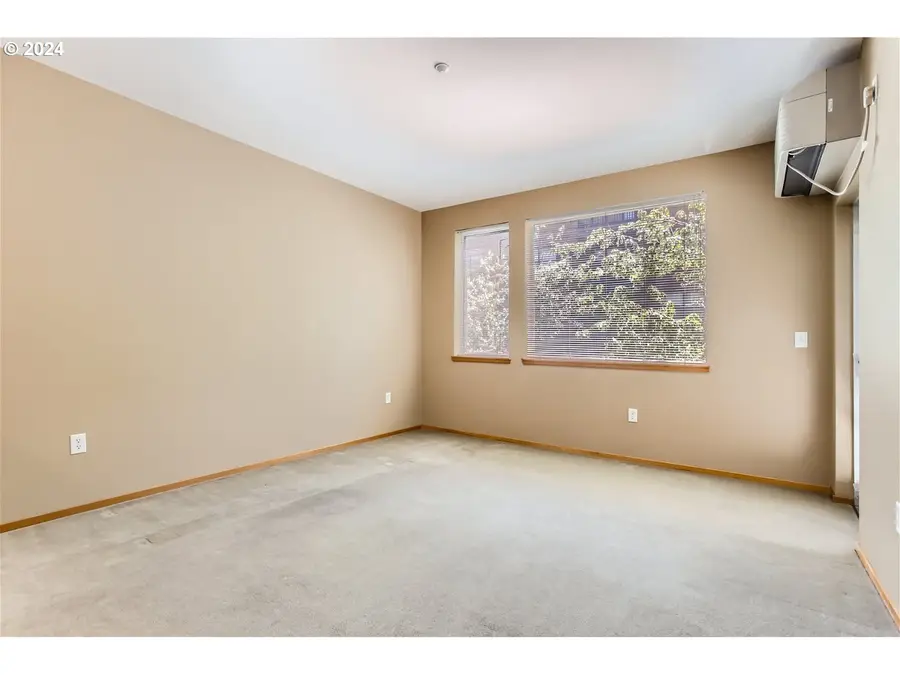 1125 NW 9th Ave #209, Portland, OR 97209 - Image #2