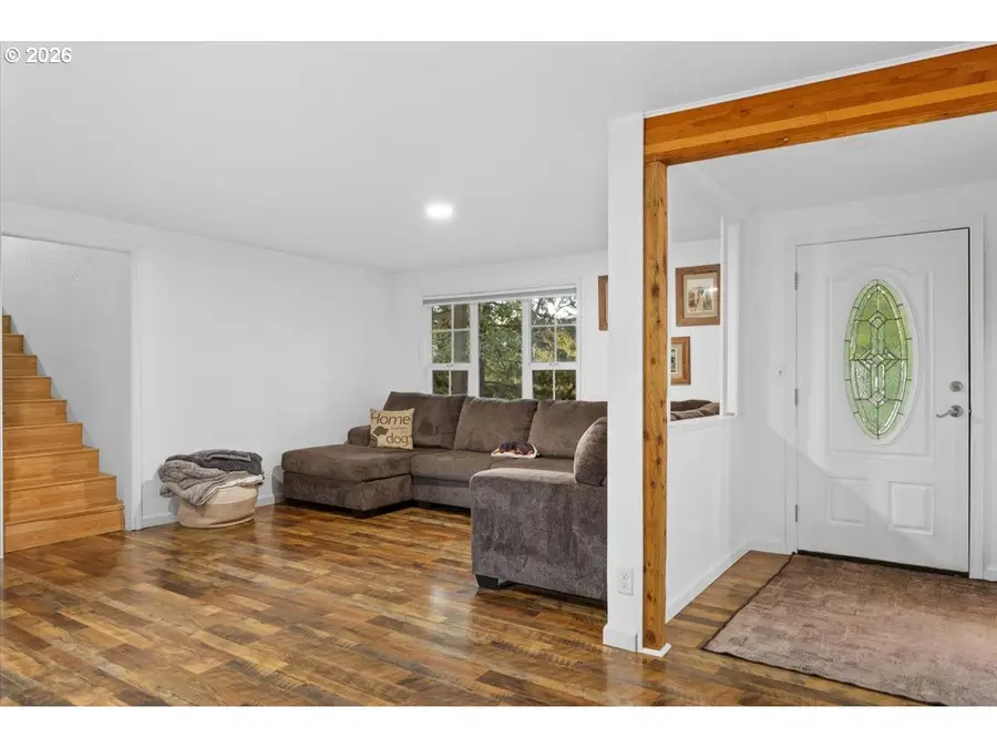 225 Fox Ln, Roseburg, OR 97471 - #2