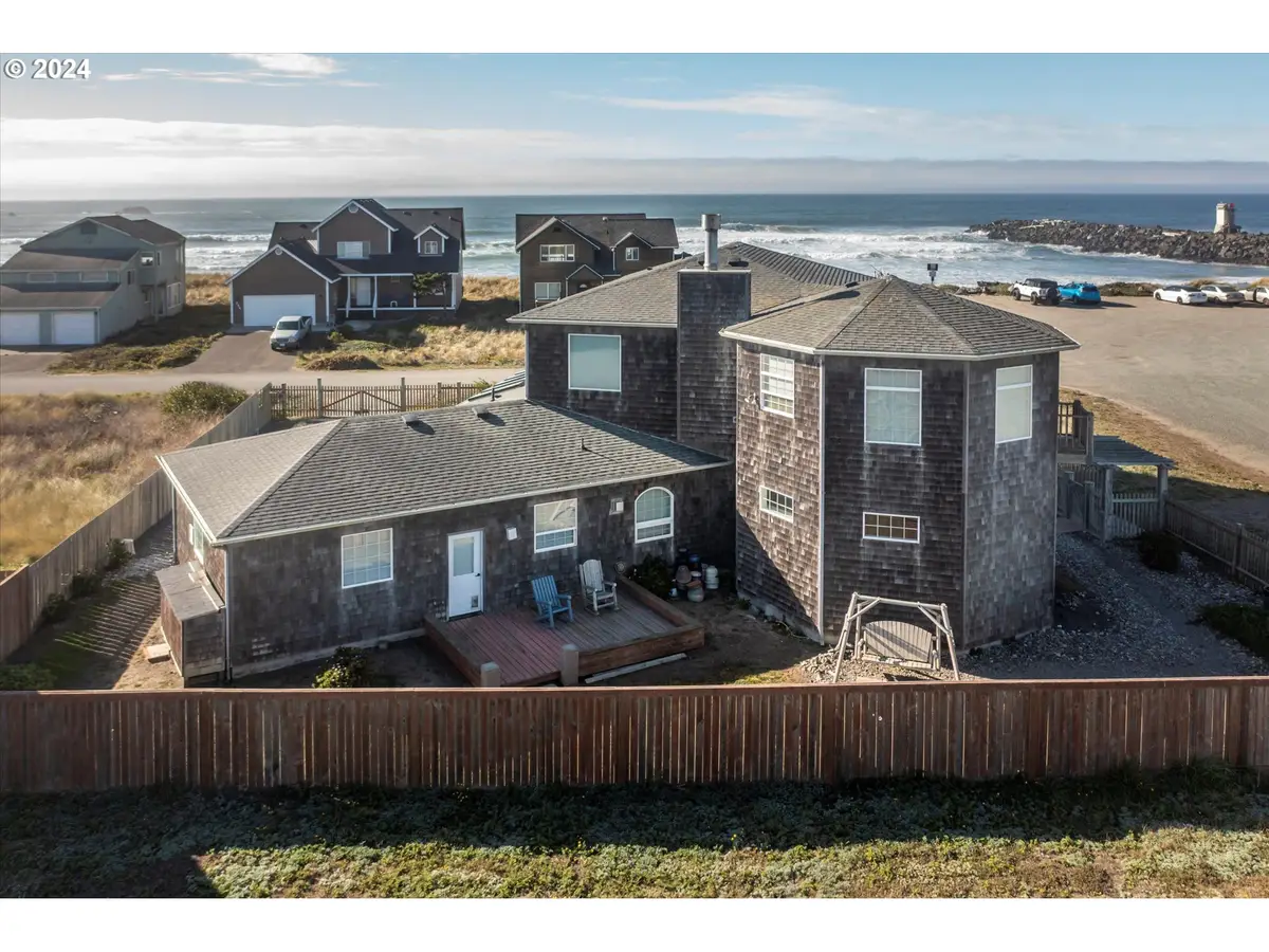 323 Madison Ave, Bandon, OR 97411 - Image #1