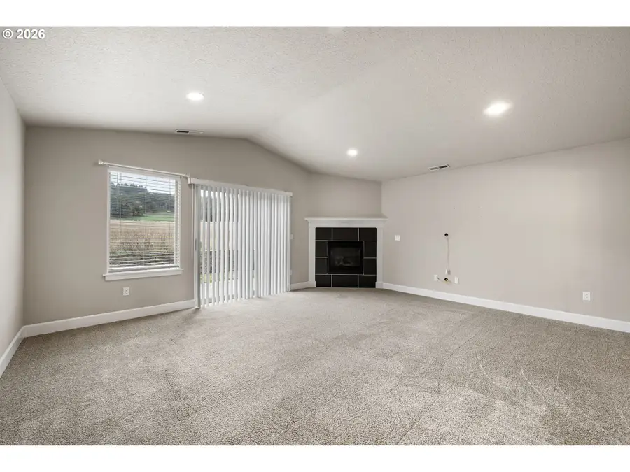 410 S 10th St, Monroe, OR 97456 - #3
