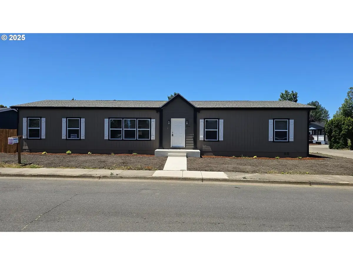 2544 Rosebay St, Eugene, OR 97402 - Image #1