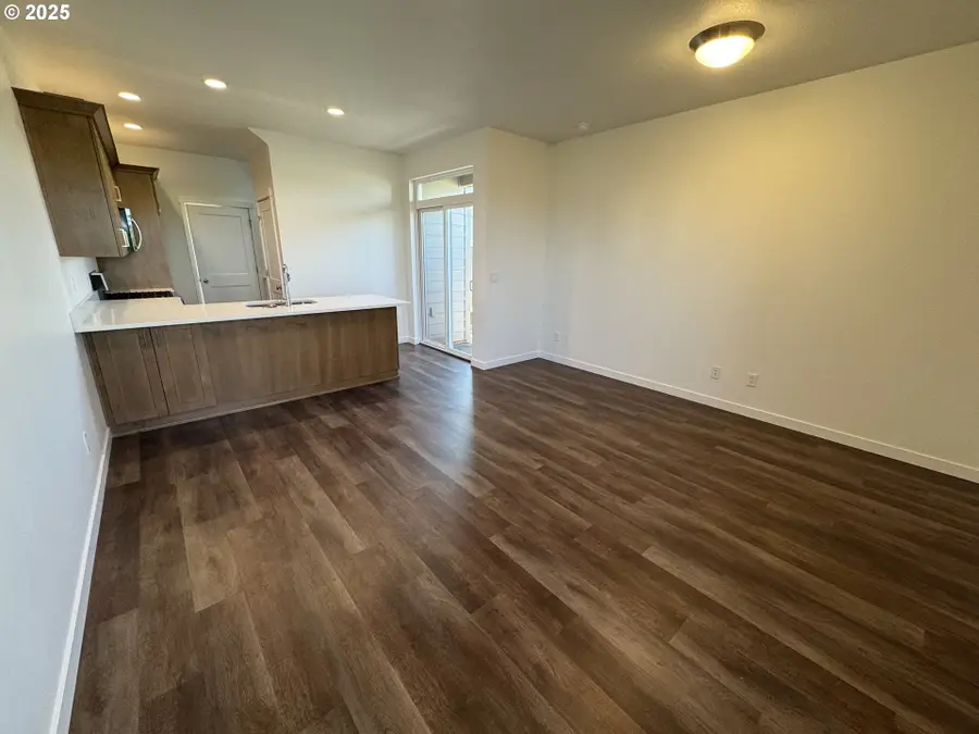 361 SE Kitzmiller Dr, Dallas, OR 97338 - Image #3