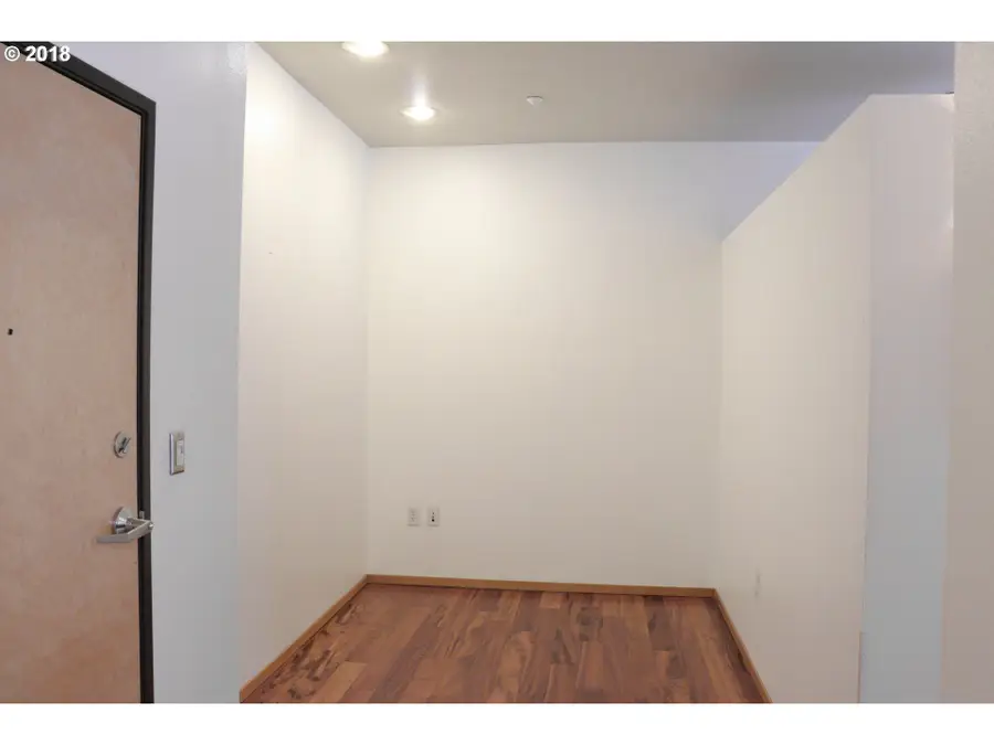 1125 NW 9th Ave #203, Portland, OR 97209 - Image #2