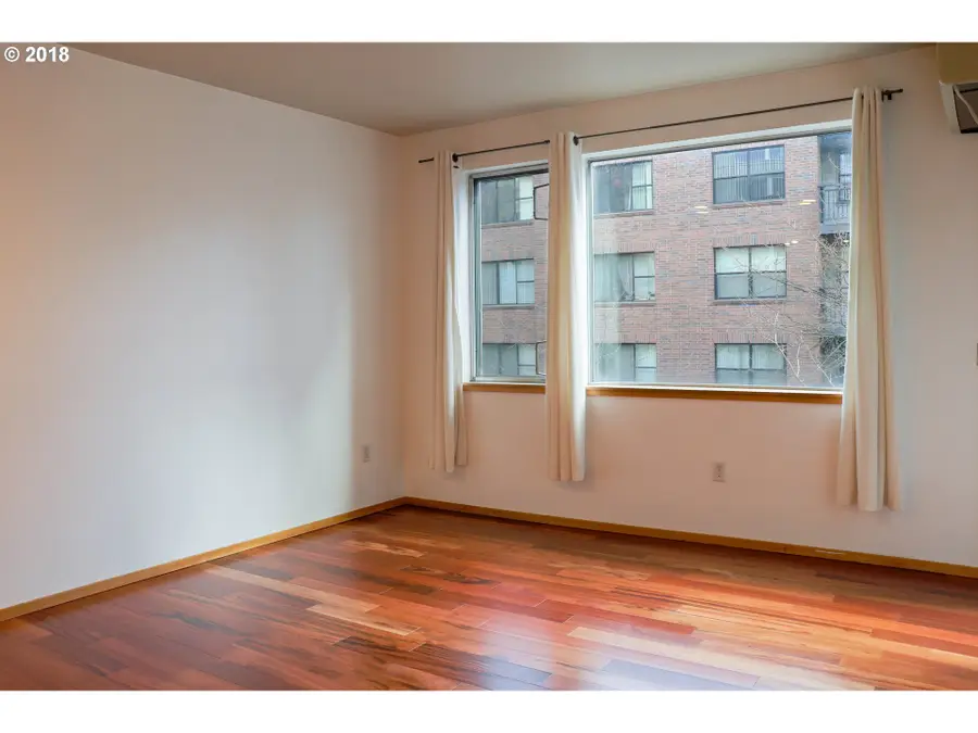1125 NW 9th Ave #203, Portland, OR 97209 - Image #3