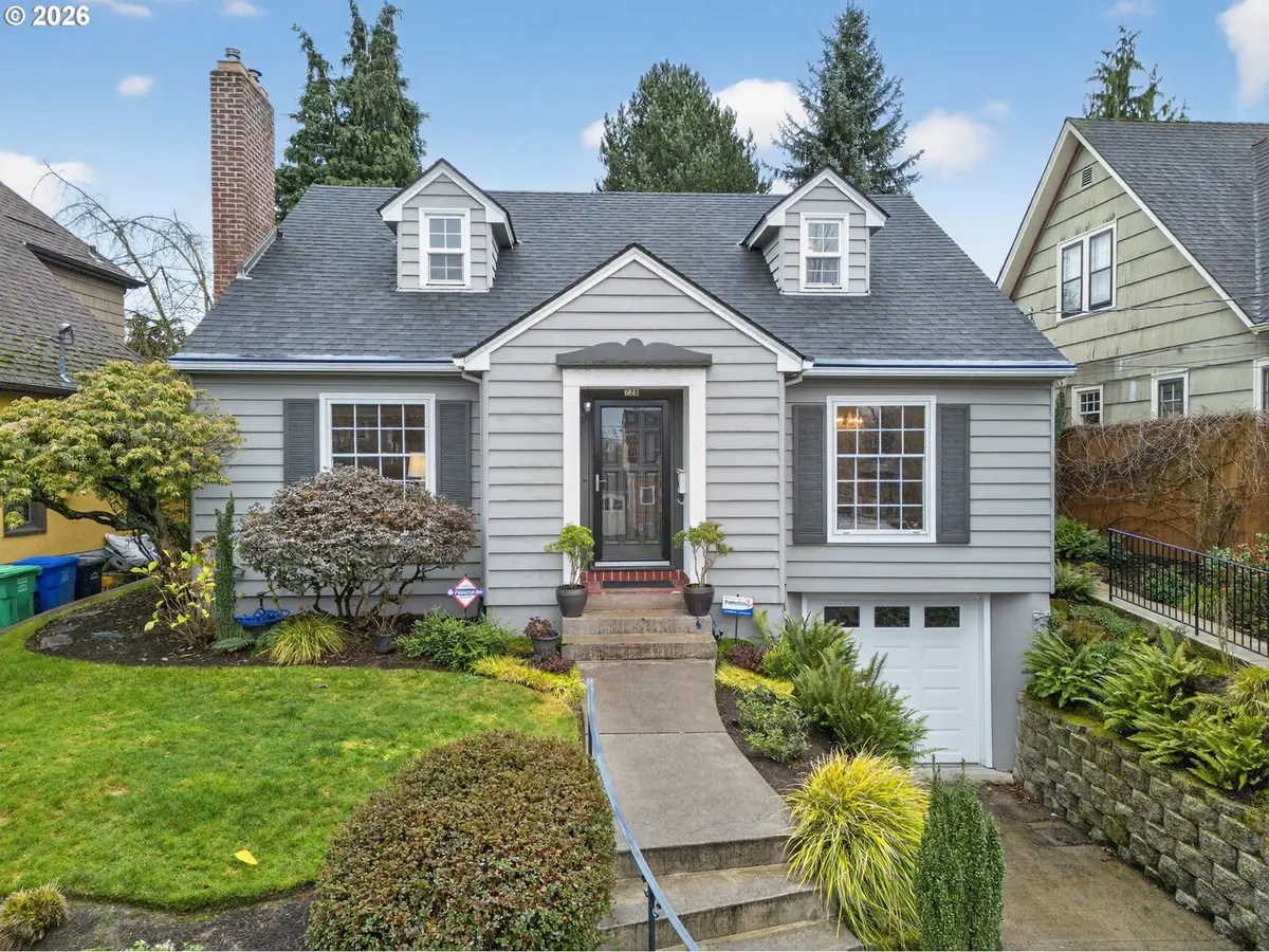 728 NE Royal Ct, Portland, OR 97232 - Image #1