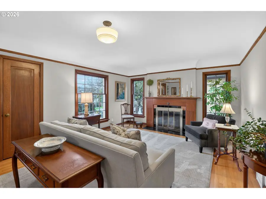 728 NE Royal Ct, Portland, OR 97232 - Image #3