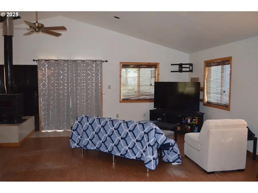 132860 Hwy 97, Crescent, OR 97733 - #2