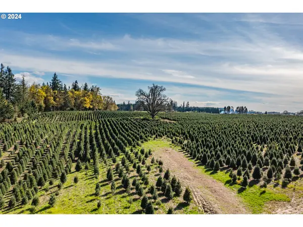 6150 S Miller Rd, Hubbard, OR 97032