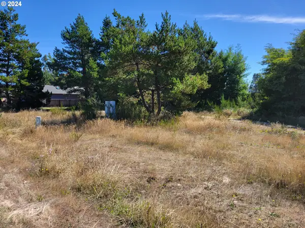 821 Jacobson Way, Lakeside, OR 97449