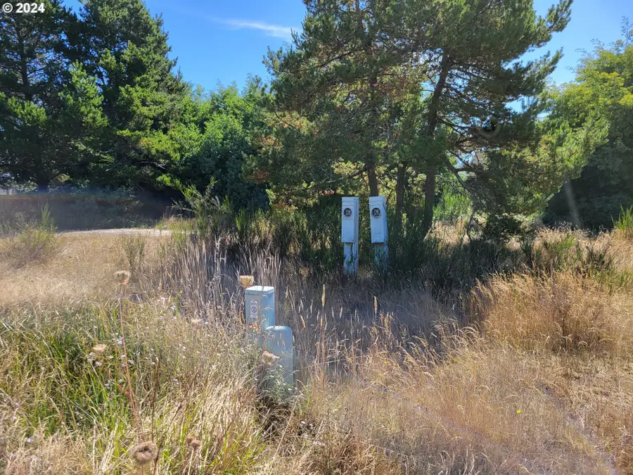 805 Jacobson Way, Lakeside, OR 97449 - Image #2