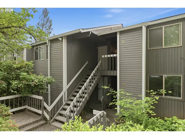 44 Eagle Crest Dr #10, LakeOswego, OR 97035