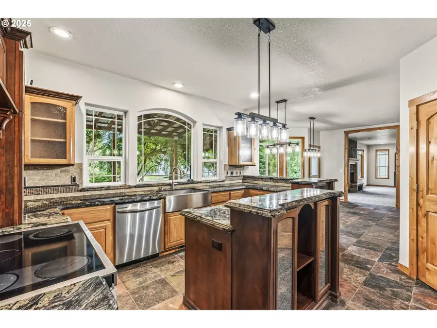 144 Owl Creek Rd, Kelso, WA 98626 - Image #2