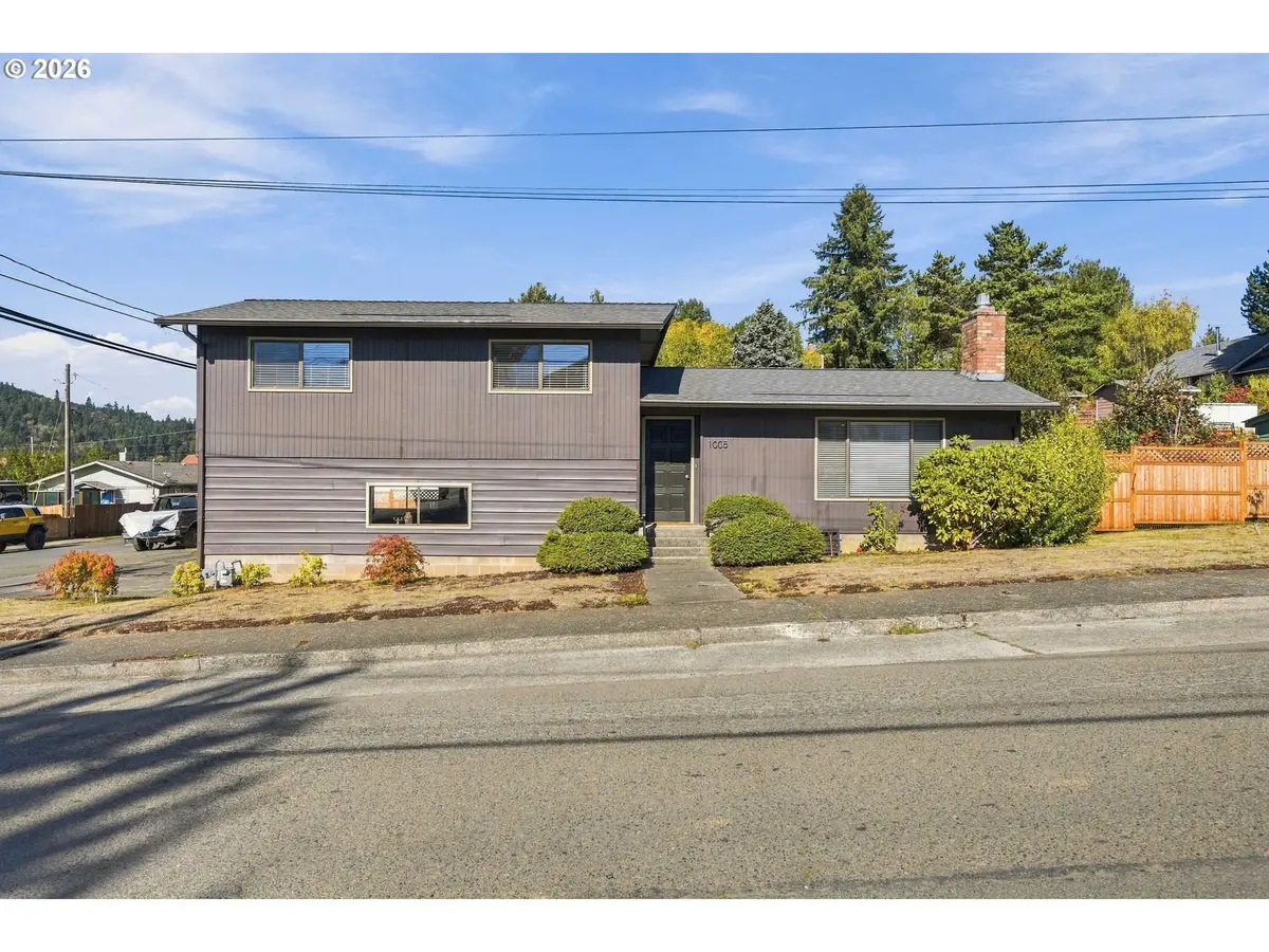 1005 Maple St, Myrtle Point, OR 97458 - #1