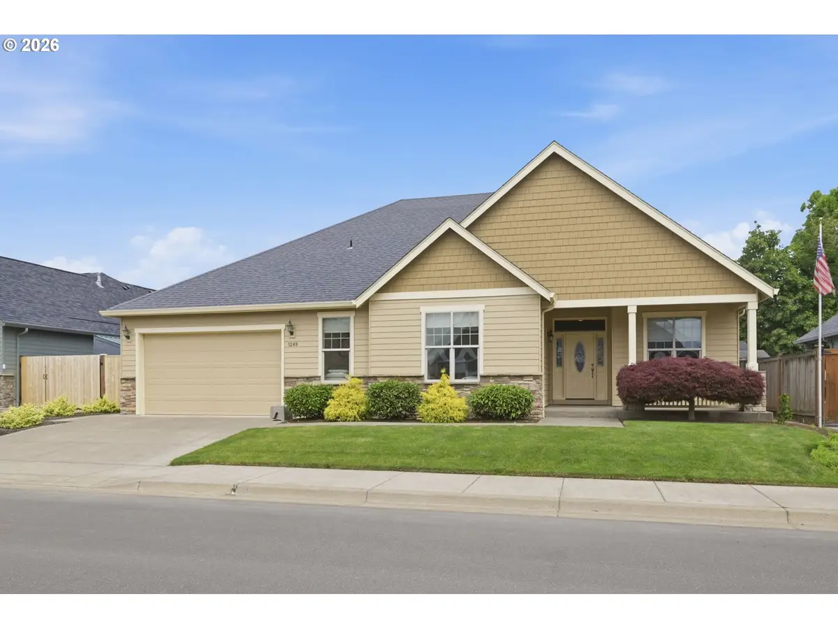1249 S 41st Pl, Springfield, OR 97478 - #1