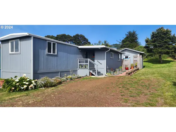 94120 Strahan St #58, GoldBeach, OR 97444