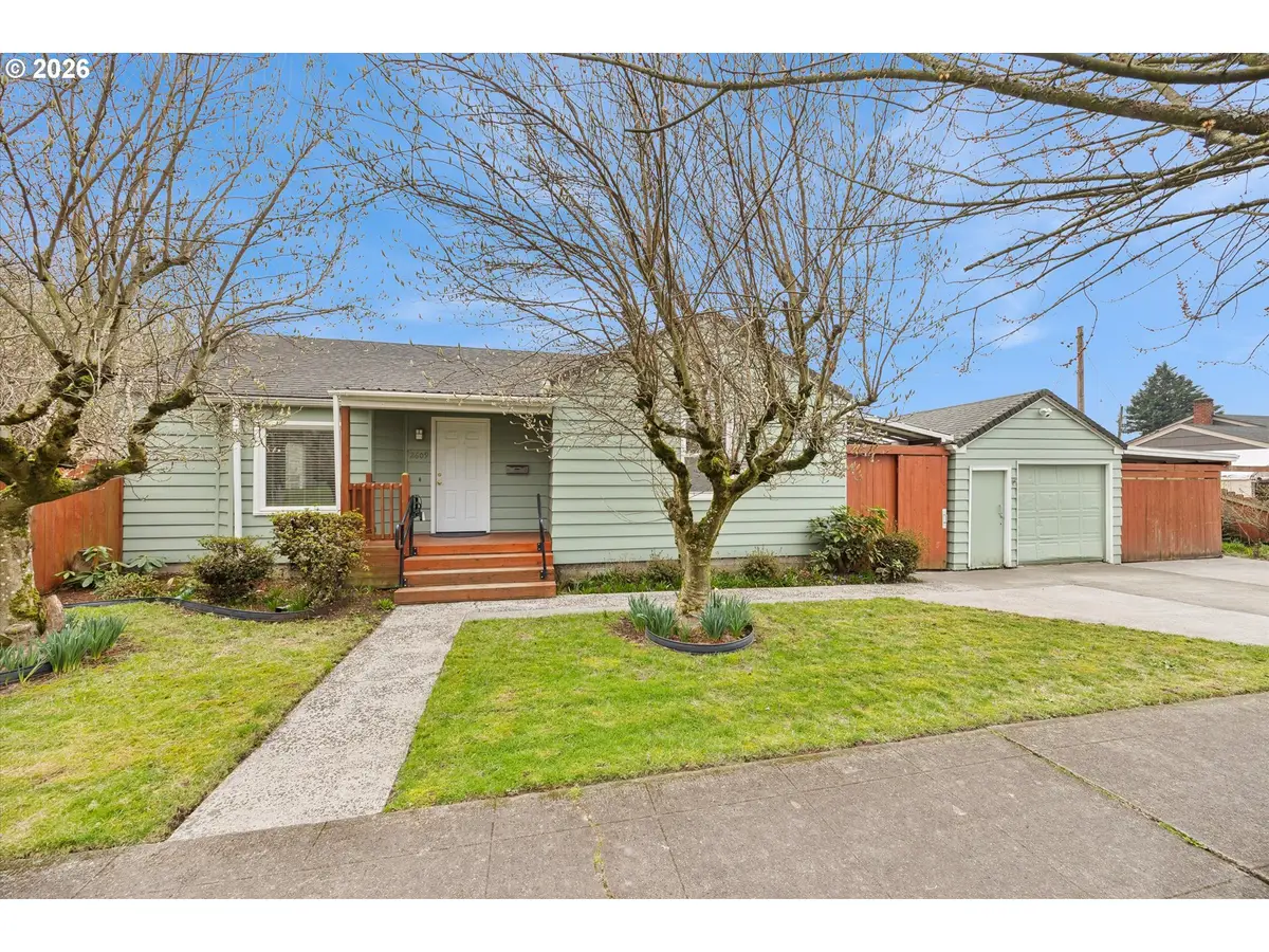 2609 Hemlock St, Longview, WA 98632 - #1