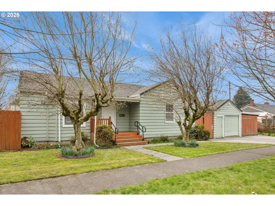 2609 Hemlock St, Longview, WA 98632 - #3