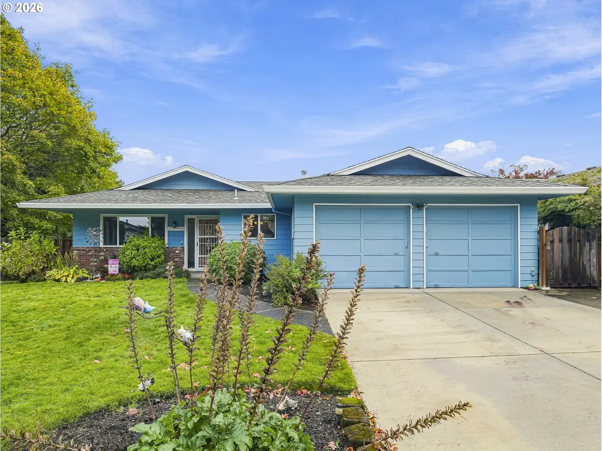 16948 NE Clackamas St, Portland, OR 97230 - #1