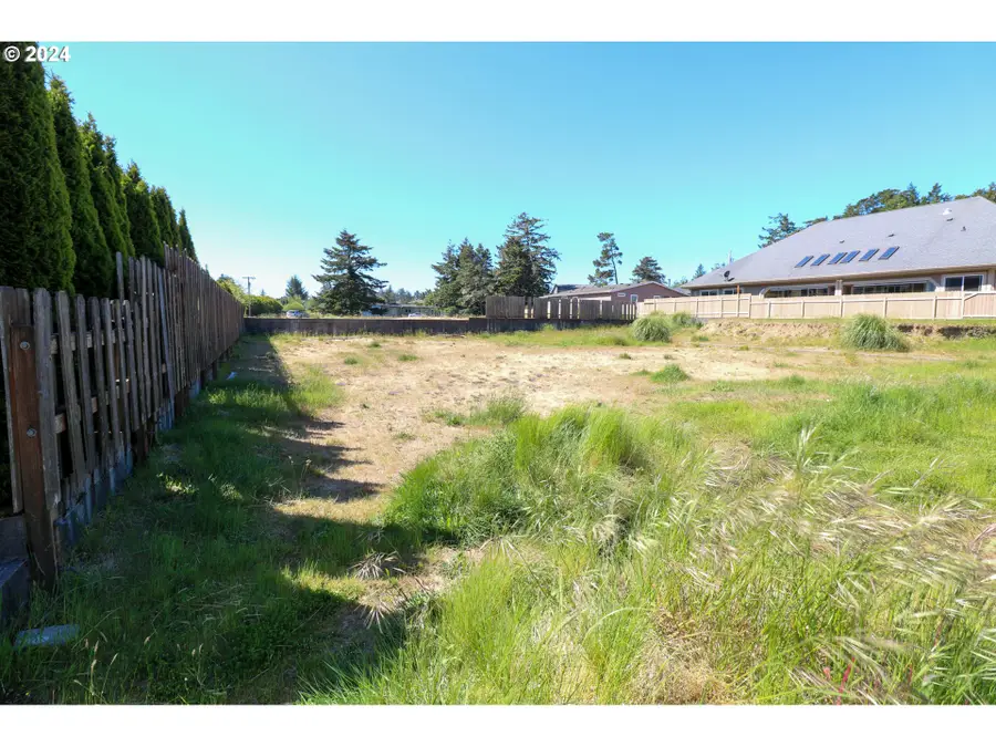 765 Edwards, Coos Bay, OR 97420 - Image #3