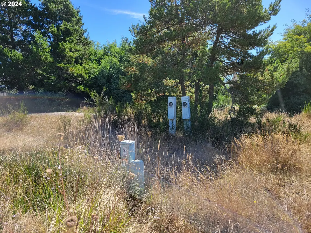 813 Jacobson Way, Lakeside, OR 97449 - Image #1