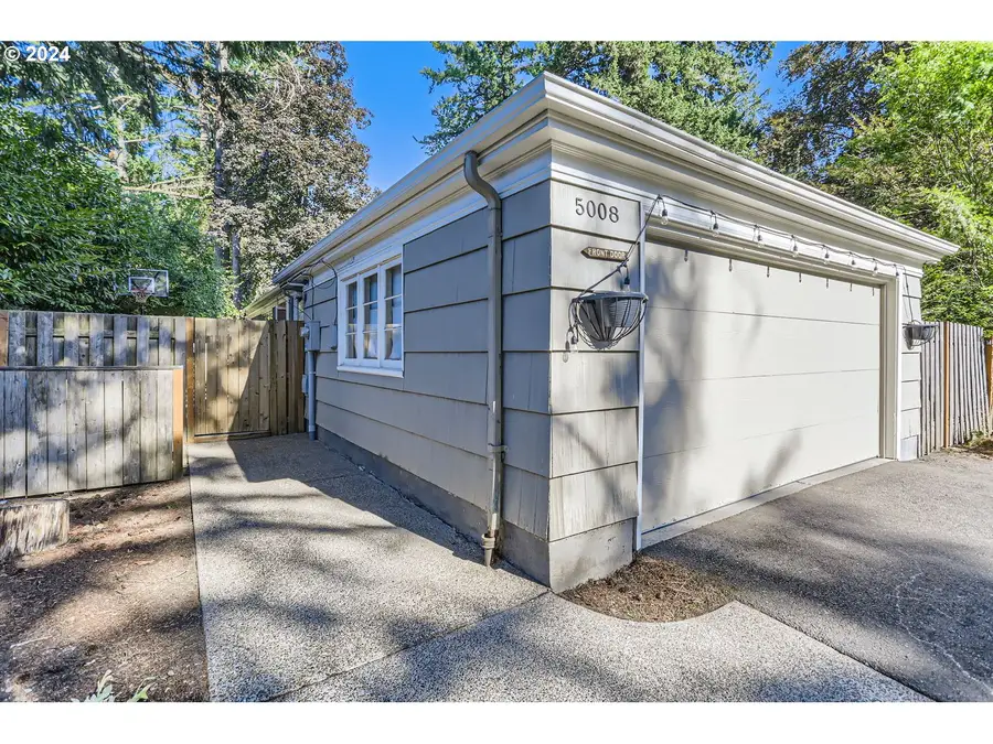 5008 SW Taylors Ferry Rd, Portland, OR 97219 - Image #2