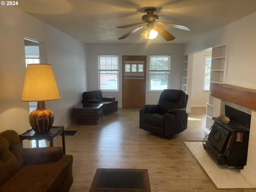 240 N Court St, Heppner, OR 97836 - Image #2