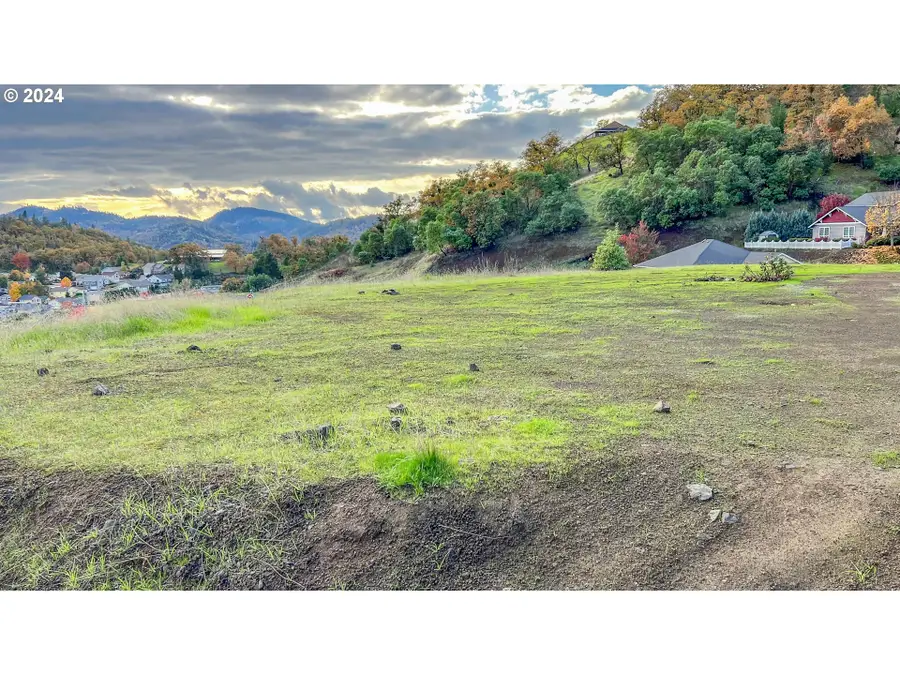 1972 NW Warewood Terrace Ct, Roseburg, OR 97471 - Image #3