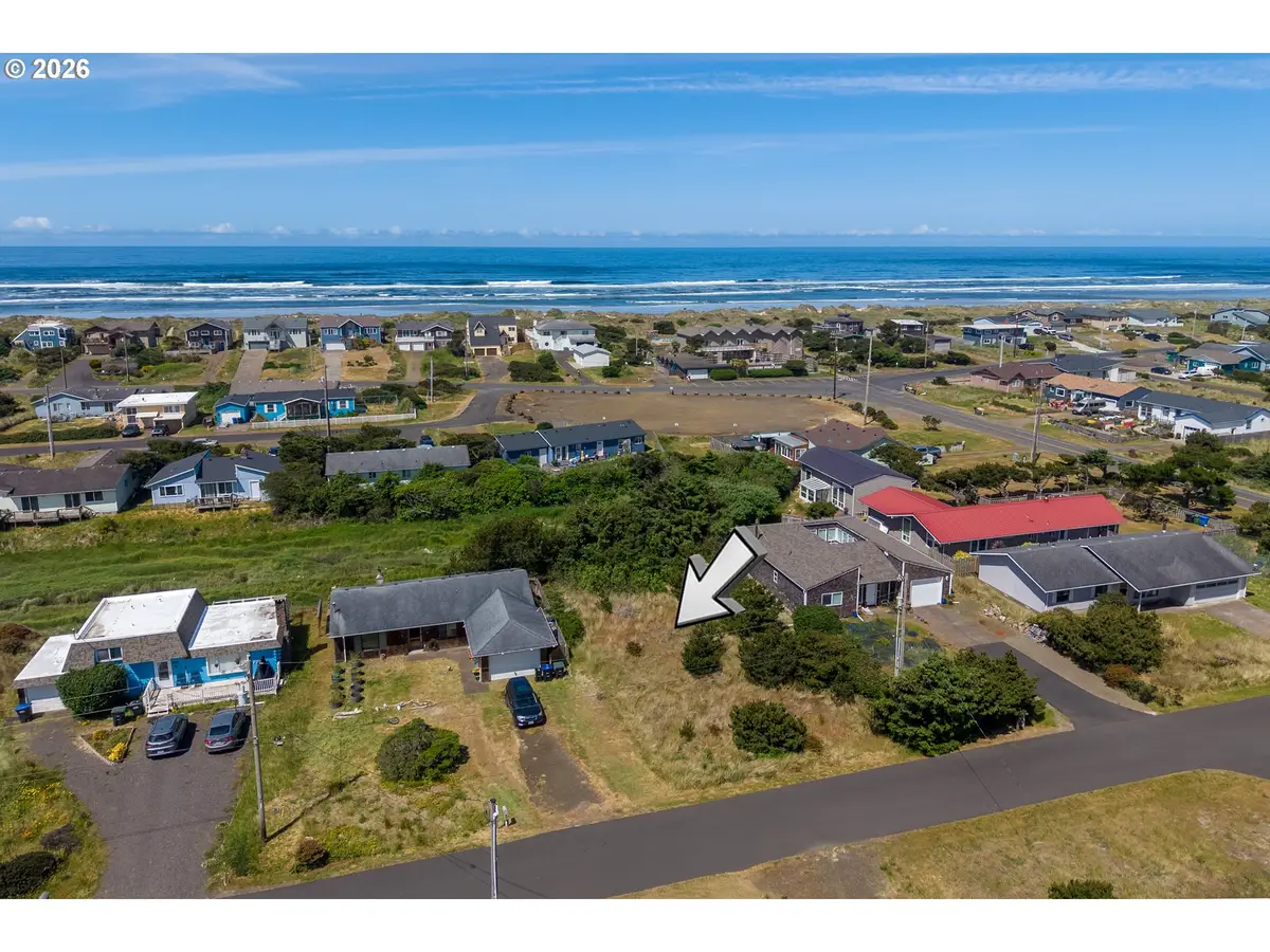 1306 NW Parker Ave, Waldport, OR 97394 - #1
